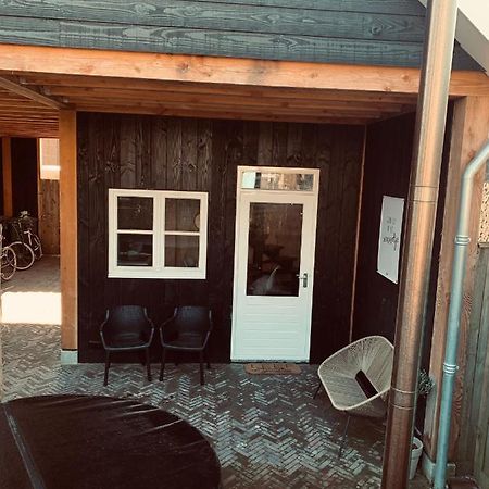 Вилла Tiny House Thuus Синт-Анналанд Экстерьер фото