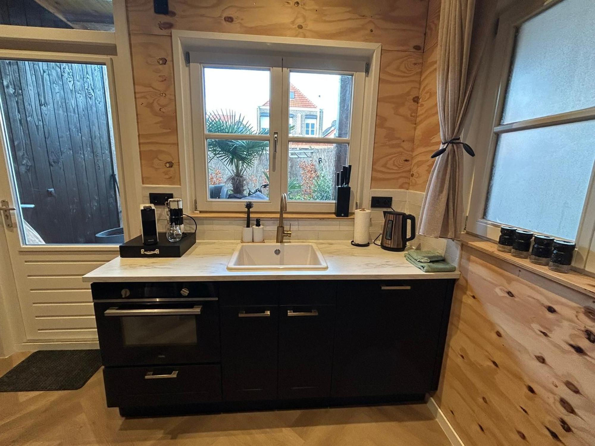Вилла Tiny House Thuus Синт-Анналанд Экстерьер фото
