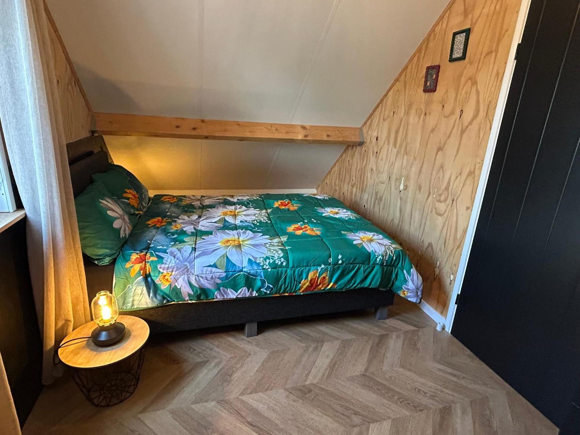 Вилла Tiny House Thuus Синт-Анналанд Экстерьер фото